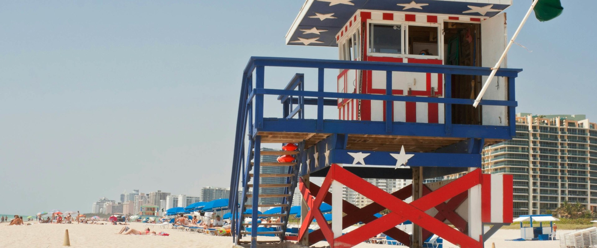 Expert Tips for Navigating Through Crowds at Festivities in Southeast Florida